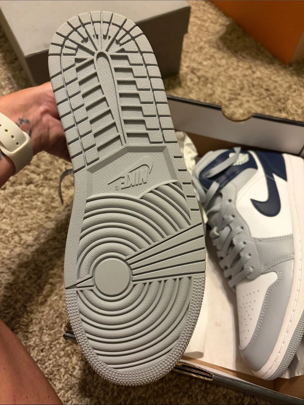 Nike Air Jordan 1 Mid - White/Gray/Navy